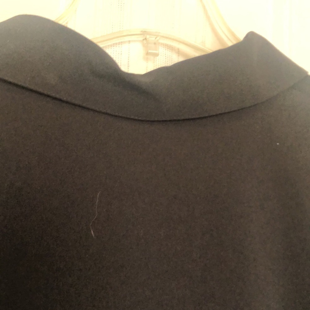 BLACK BUTTON DOWN CAP SLEEVE 1X Stretch Princess Seams, Pit to Pit 21” Preworn - Picture 12 of 14